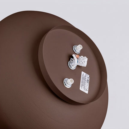 Plafonnier Tambour 30 cm Brun Chocolat à 4 Lumières, vue sur fond coloré