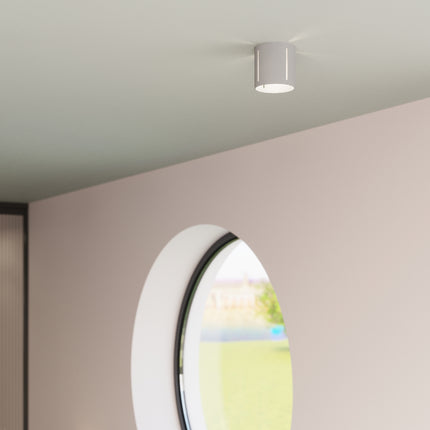 Plafonnier Tasse Nordique gris en aluminium gros plan sur la source lumineuse