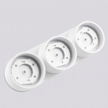 Plafonnier triple Pastille blanc, vue sur fond coloré