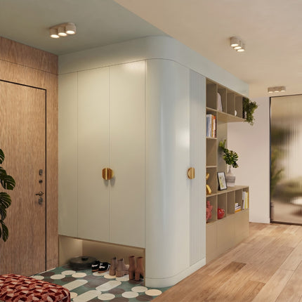 Plafonnier triple spot Aura beige, au-dessus d'un plan de travail