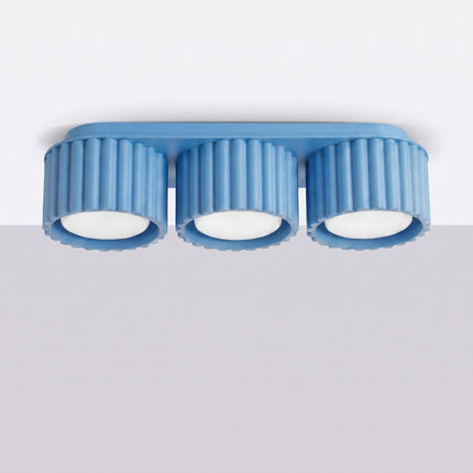 Plafonnier Triple Spot Aura Aluminium Cannelé Bleu Azur (GX53), vue en situation
