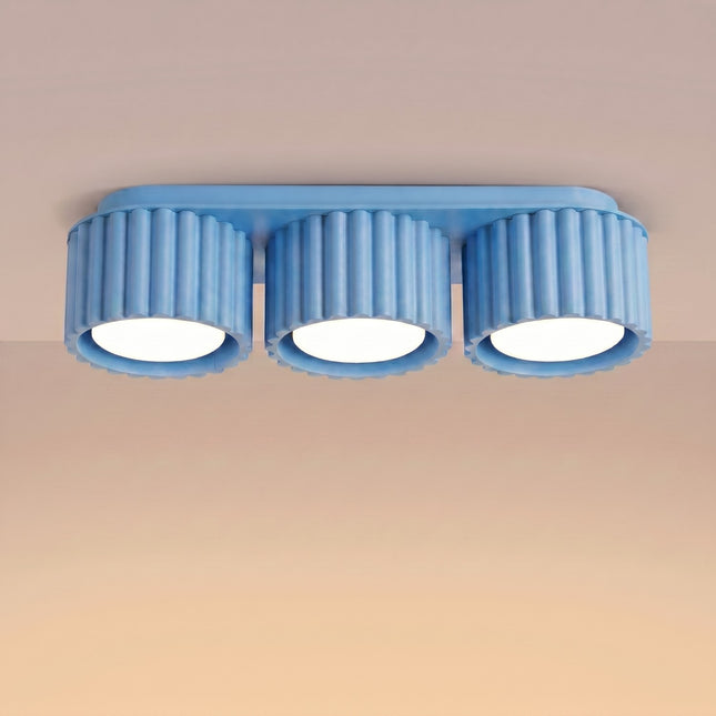 Plafonnier Triple Spot Aura Aluminium Cannelé Bleu Azur (GX53), lumière allumée