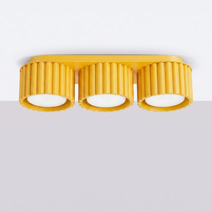 Plafonnier triple spot Aura jaune ambré, vue en situation
