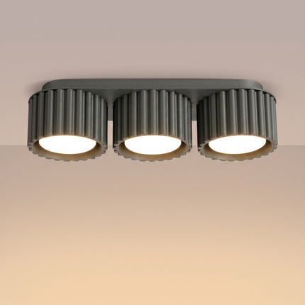 Plafonnier triple spot Aura noir, lumière allumée
