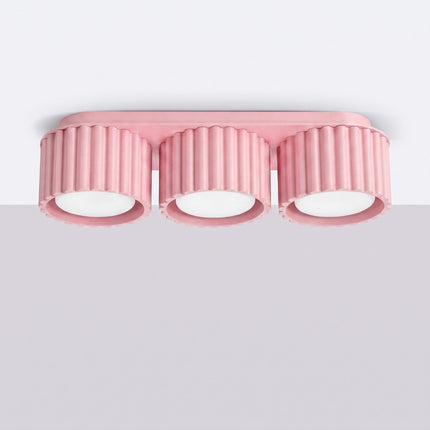 Plafonnier triple spot Aura rose poudré, vue en situation