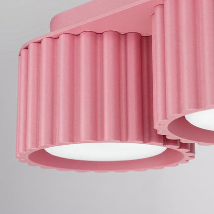 Plafonnier triple spot Aura rose poudré, packshot de trois quarts