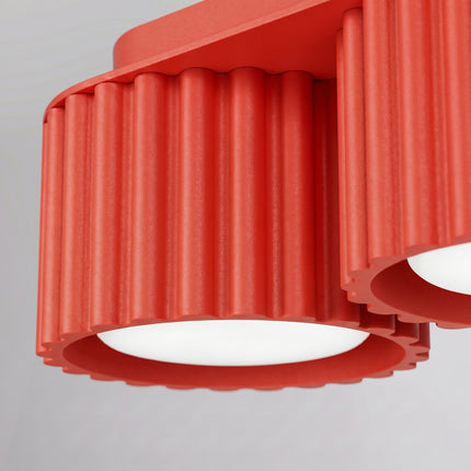 Plafonnier triple spot Aura rouge vif, packshot de trois quarts