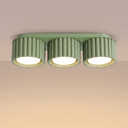 Plafonnier triple spot Aura vert sauge, lumière allumée