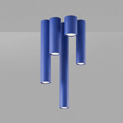 Plafonnier Tube 20 bleu outremer sur fond coloré, vue de trois quarts