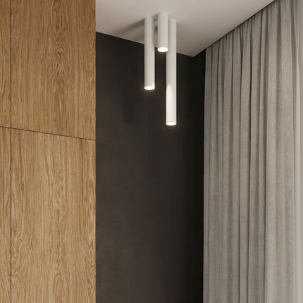 Plafonnier Tube 60 en acier blanc, photo d'ambiance en situation, spot GU10 à fixation plafond, style japandi 