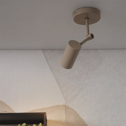 Spot de plafond Montreux sable en angle, bras coude oriente vers le bas