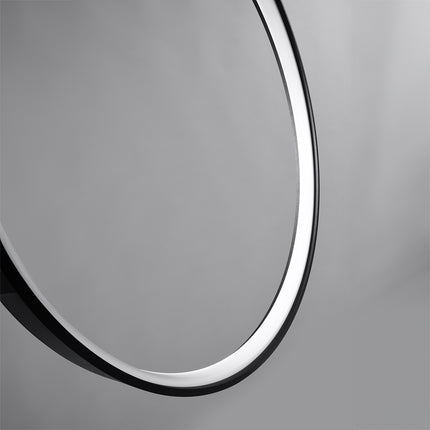 Suspension Anneau Solis 110 cm allumée, halo LED dans une ambiance tamisée
