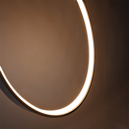Suspension Anneau Solis 110 cm noire allumée, grand anneau vertical vu de trois quarts