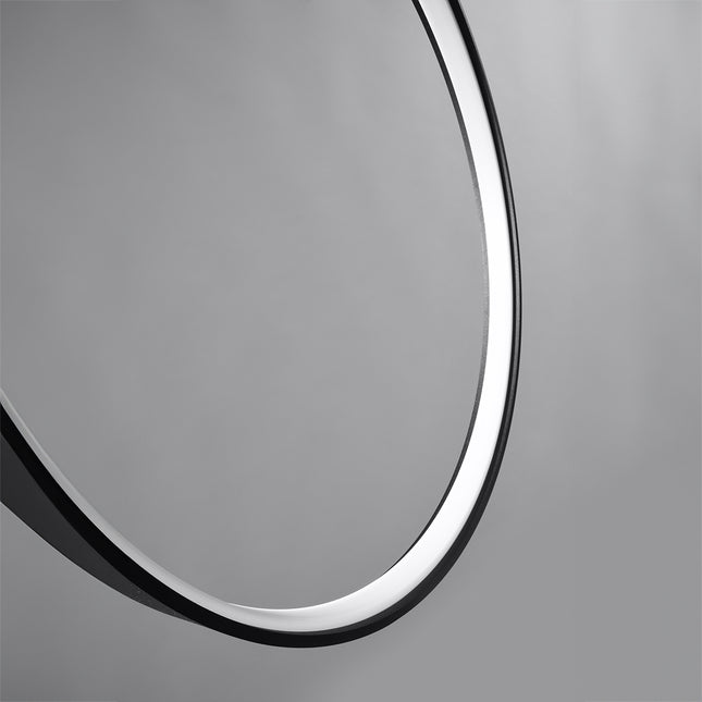 Suspension Anneau Solis 110 cm noire allumée, halo LED dans une ambiance tamisée