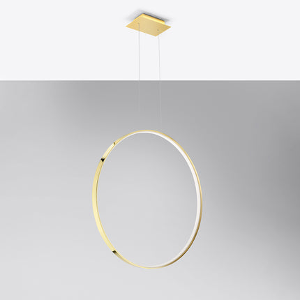 Suspension Anneau Solis 78 cm en aluminium or poli brillant, halo LED, fond gris