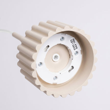 Suspension Aura beige, détail des cannelures