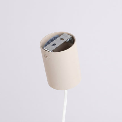 Suspension Aura beige, détail de la fixation