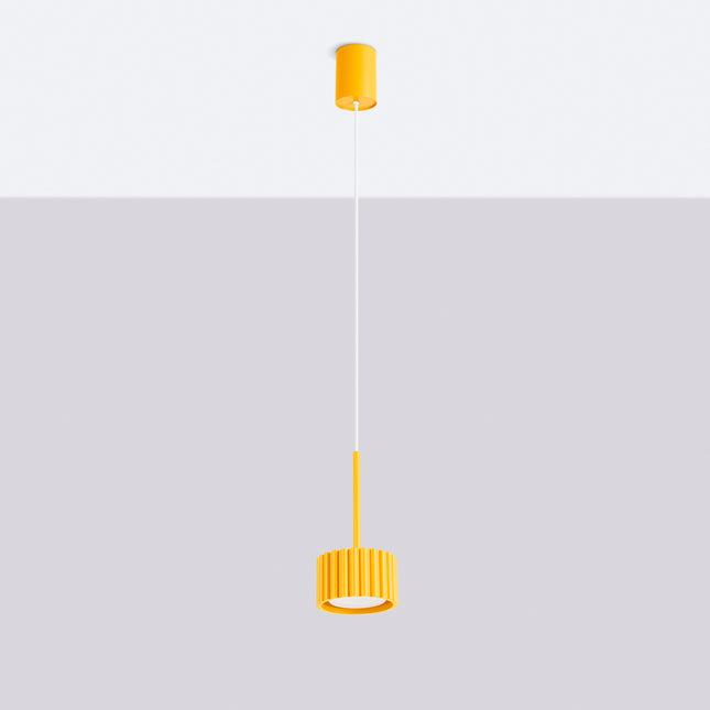 Suspension Aura jaune ambré, vue en situation