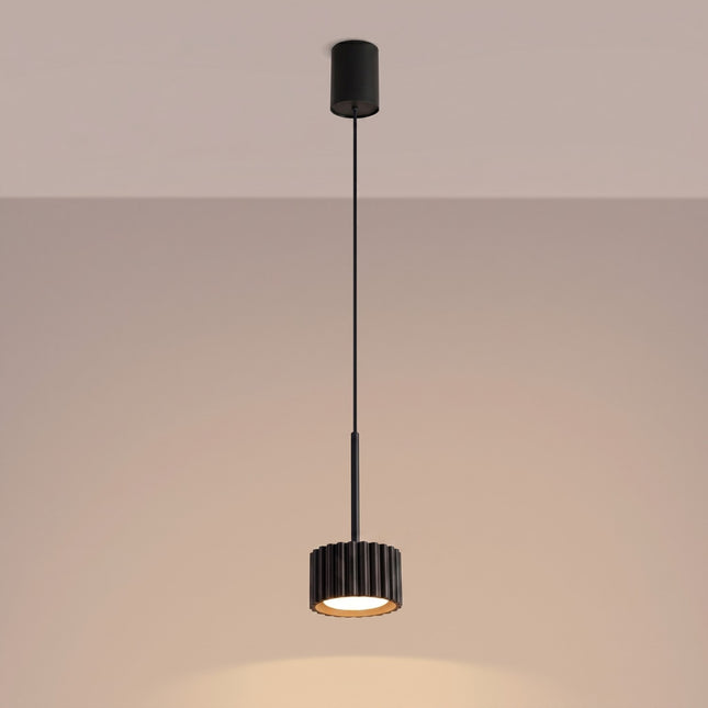 Suspension Aura noir, lumière allumée