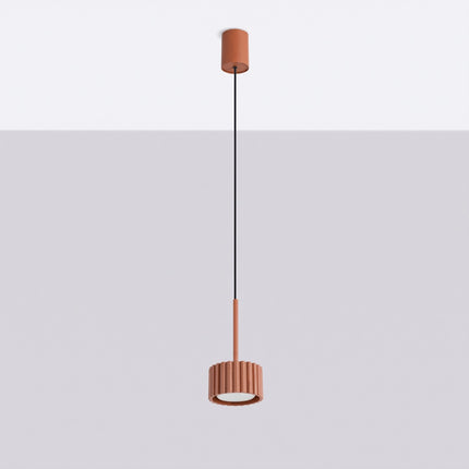 Suspension Aura rouge ocre, vue en situation