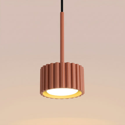 Suspension Aura rouge ocre, packshot de trois quarts