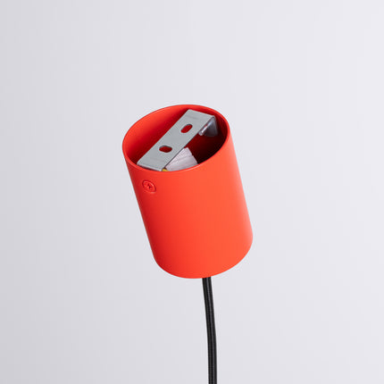 Suspension Aura rouge vif, détail de la fixation