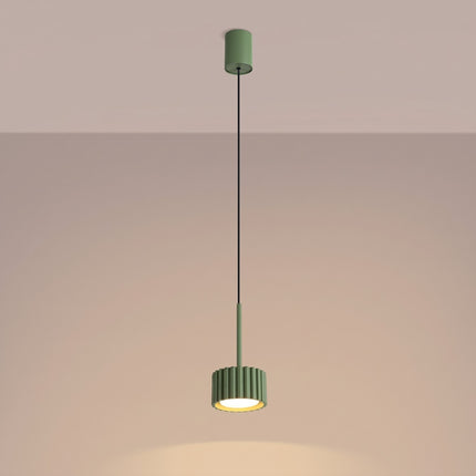 Suspension Aura Aluminium Cannelé Vert Olive (GX53), lumière allumée
