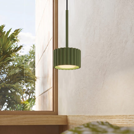 Suspension Aura Aluminium Cannelé Vert Olive (GX53), mise en situation 3