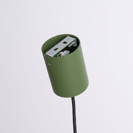 Suspension Aura Aluminium Cannelé Vert Olive (GX53), détail de la fixation