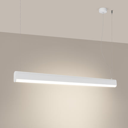 Suspension barre linéaire blanche allumée diffusant une lumière chaude et homogène