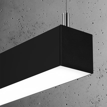Détail du diffuseur opale et de l'embout de la suspension barre moderne LED noire