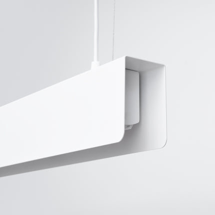 Détail du diffuseur lumineux de la suspension Barre Moderne blanche