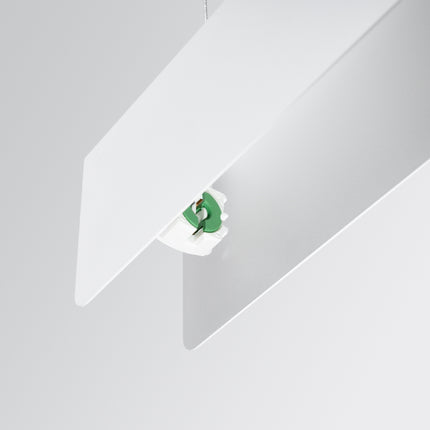 Détail de la finition blanche du profilé de la suspension Barre Moderne