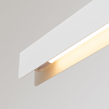 Détail du profilé en acier de la suspension Barre Moderne blanche