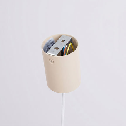 Suspension Bergen Cône 25 cm en Acier Beige, détail de la fixation