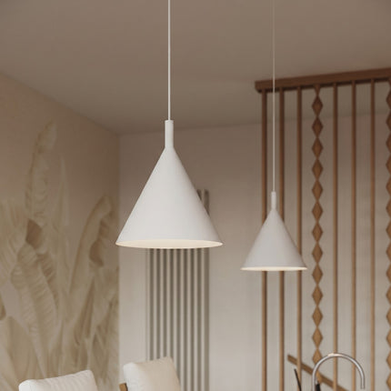 Suspension Bergen Cône 25 cm en Acier Blanche, mise en situation 3