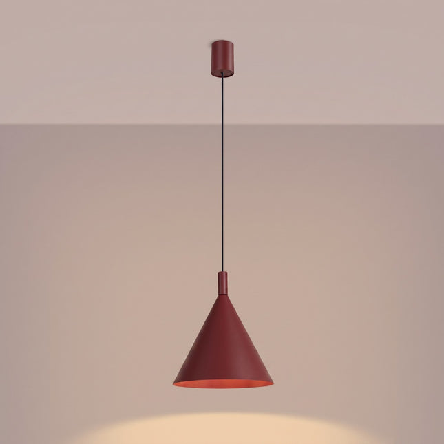 Suspension Bergen cône 25 cm bordeaux, lumière allumée
