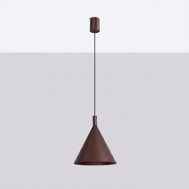 Suspension Bergen cône 25 cm brun chocolat, vue en situation sur fond clair