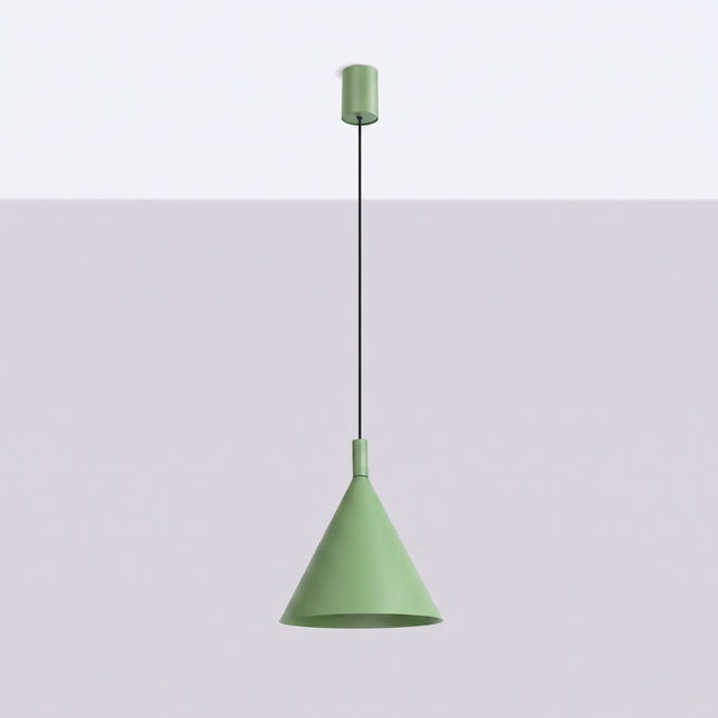 Suspension Bergen cône 25 cm vert sauge, vue en situation sur fond clair