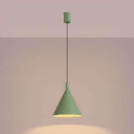 Suspension Bergen cône 25 cm vert sauge, lumière allumée