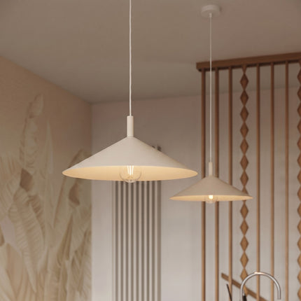 Suspension Bergen Cône Large 40 cm en Acier Beige, mise en situation 3