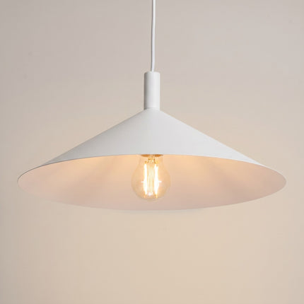 Suspension Bergen Cône Large 40 cm en Acier Blanche, vue de détail