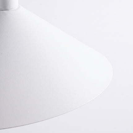 Suspension Bergen Cône Large 40 cm en Acier Blanche, packshot de trois quarts