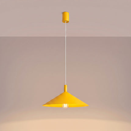 Suspension Bergen cône large 40 cm jaune ambré, lumière allumée