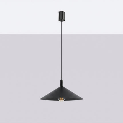 Suspension Bergen Cône Large 40 cm en Acier Noire, vue en situation