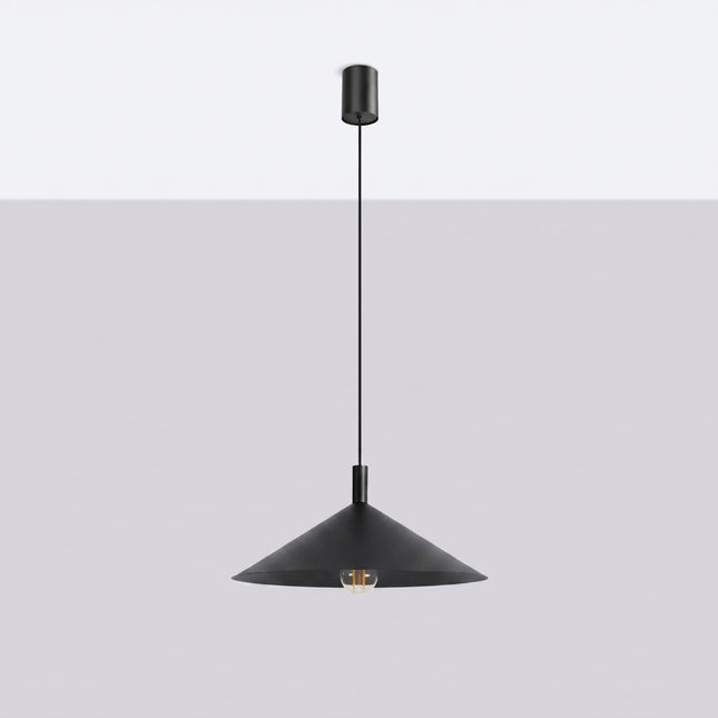 Suspension Bergen Cône Large 40 cm en Acier Noire, vue en situation