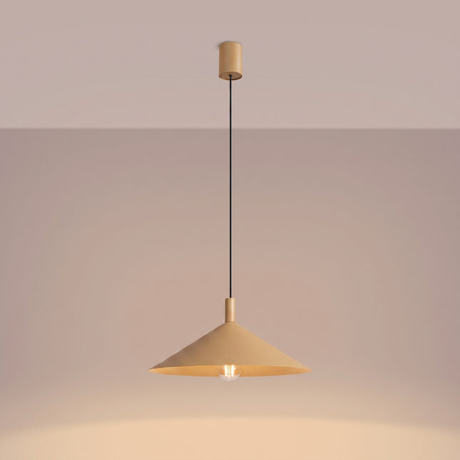 Suspension Bergen cône large 40 cm or, lumière allumée