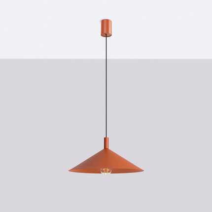 Suspension Bergen Cône Large 40 cm en Acier Rouge Ocre, vue en situation