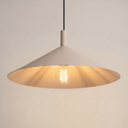 Suspension Bergen cône large 40 cm taupe, vue de détail du cône