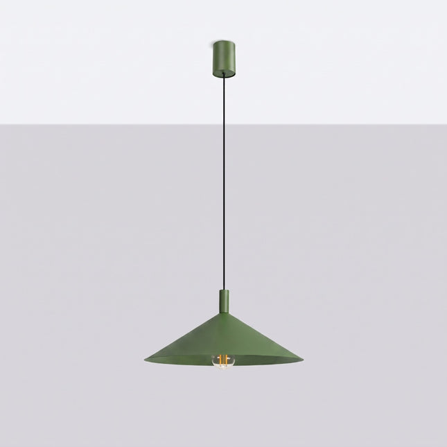 Suspension Bergen Cône Large 40 cm en Acier Vert Olive, vue en situation